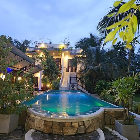 Optimum Residencies Bed and Breakfast Negombo Buitenkant foto