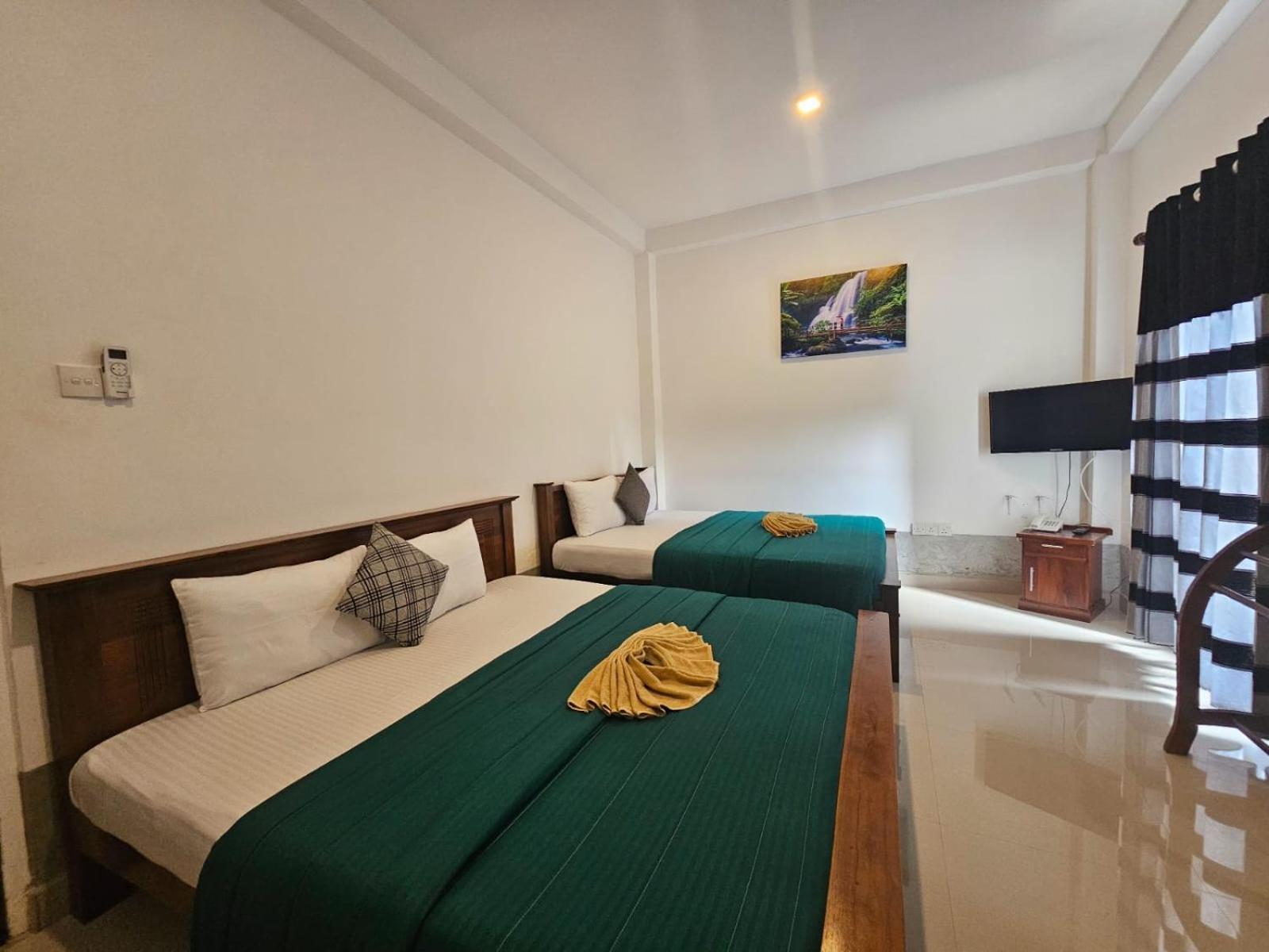 Optimum Residencies Bed and Breakfast Negombo Buitenkant foto