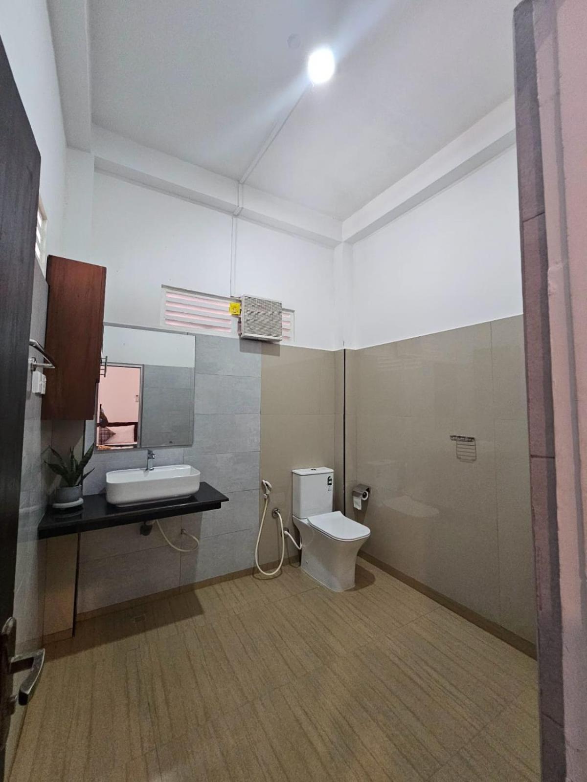 Optimum Residencies Bed and Breakfast Negombo Buitenkant foto