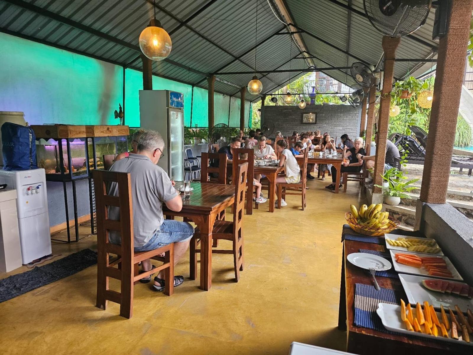 Optimum Residencies Bed and Breakfast Negombo Buitenkant foto