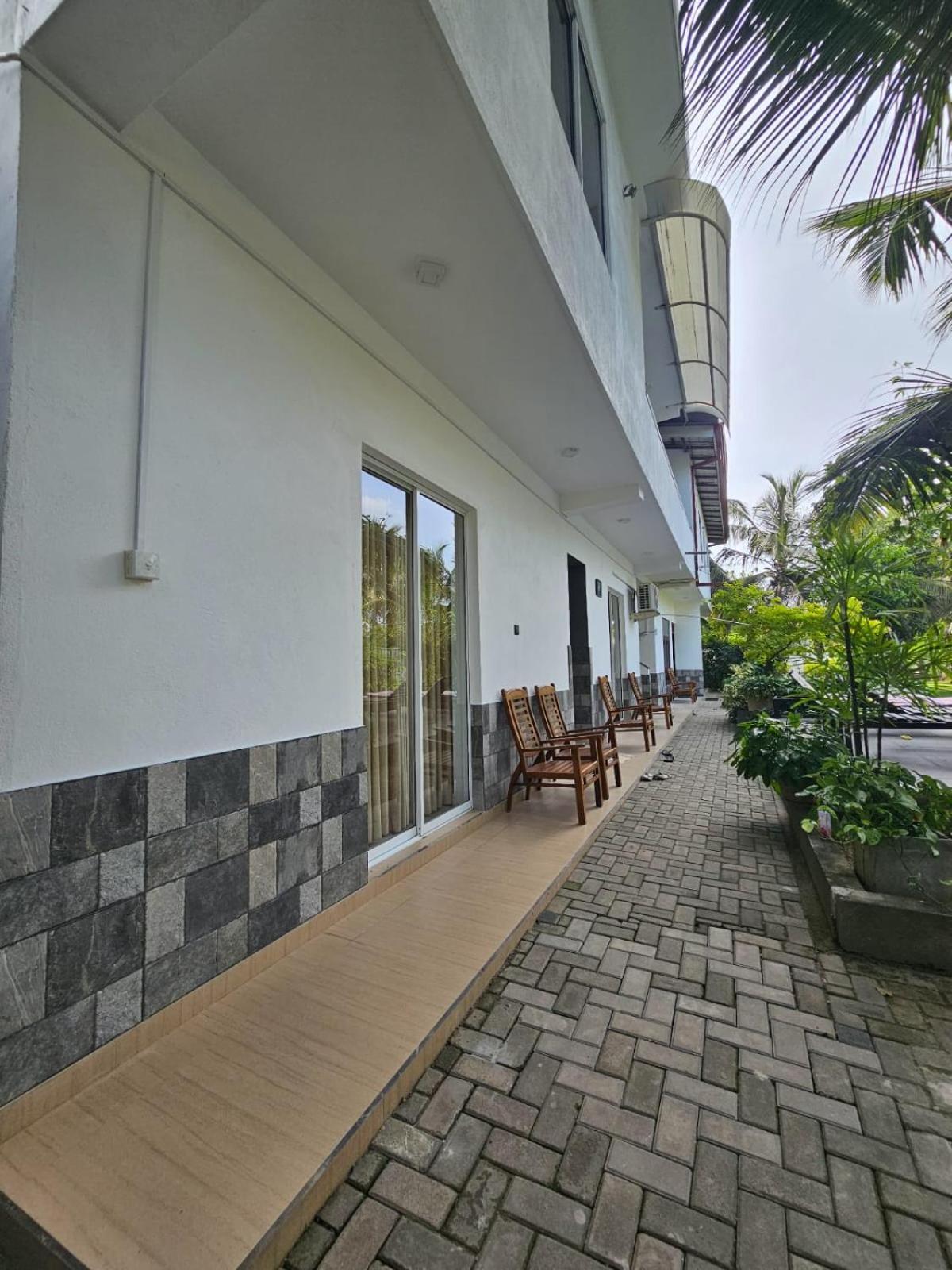 Optimum Residencies Bed and Breakfast Negombo Buitenkant foto