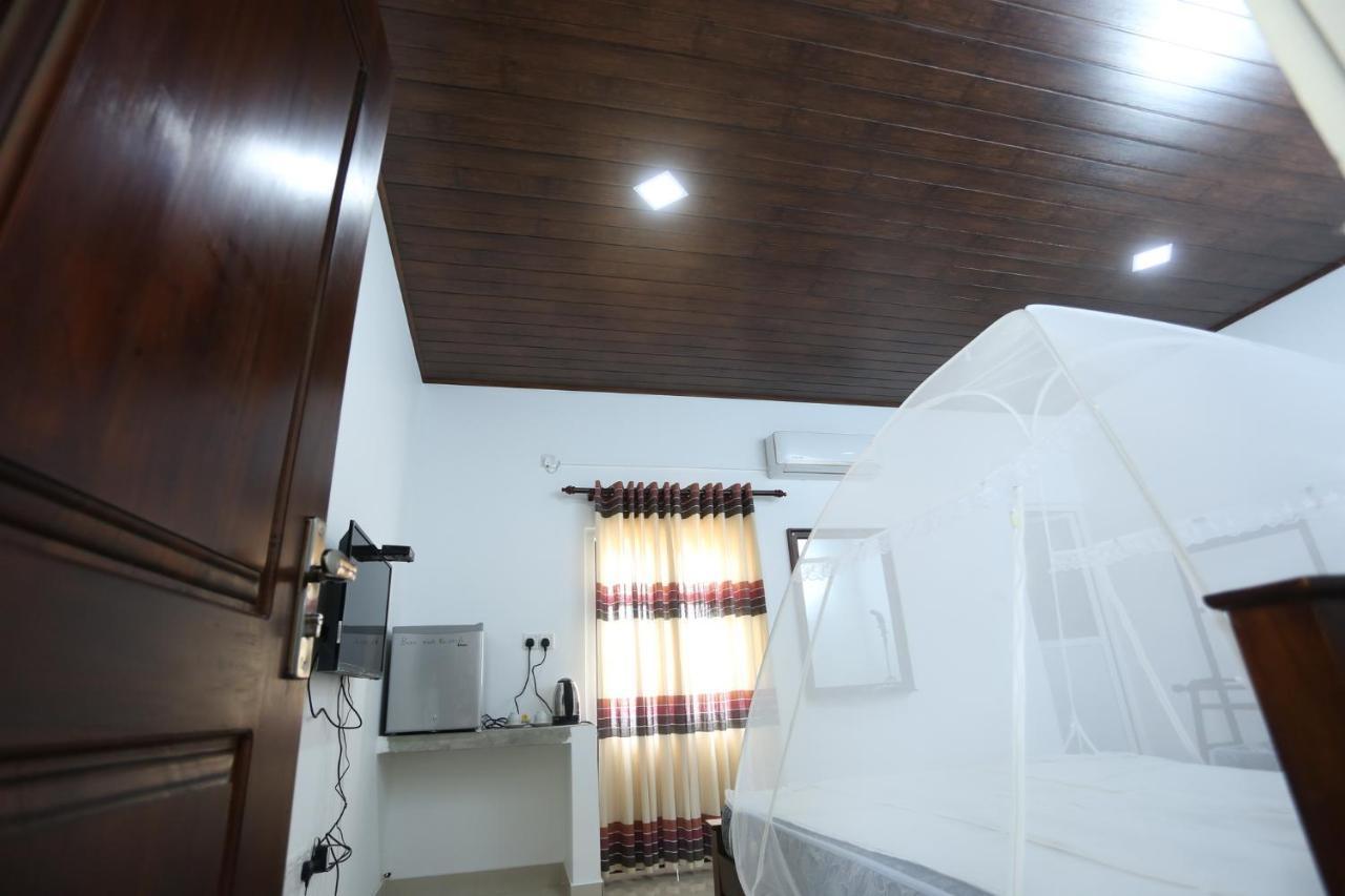 Optimum Residencies Bed and Breakfast Negombo Buitenkant foto
