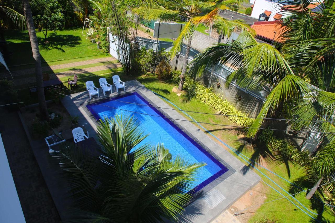 Optimum Residencies Bed and Breakfast Negombo Buitenkant foto