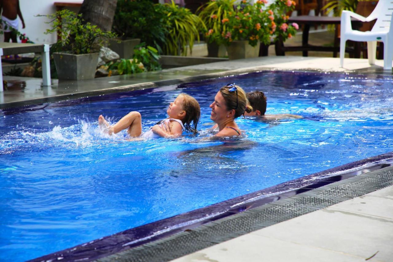 Optimum Residencies Bed and Breakfast Negombo Buitenkant foto